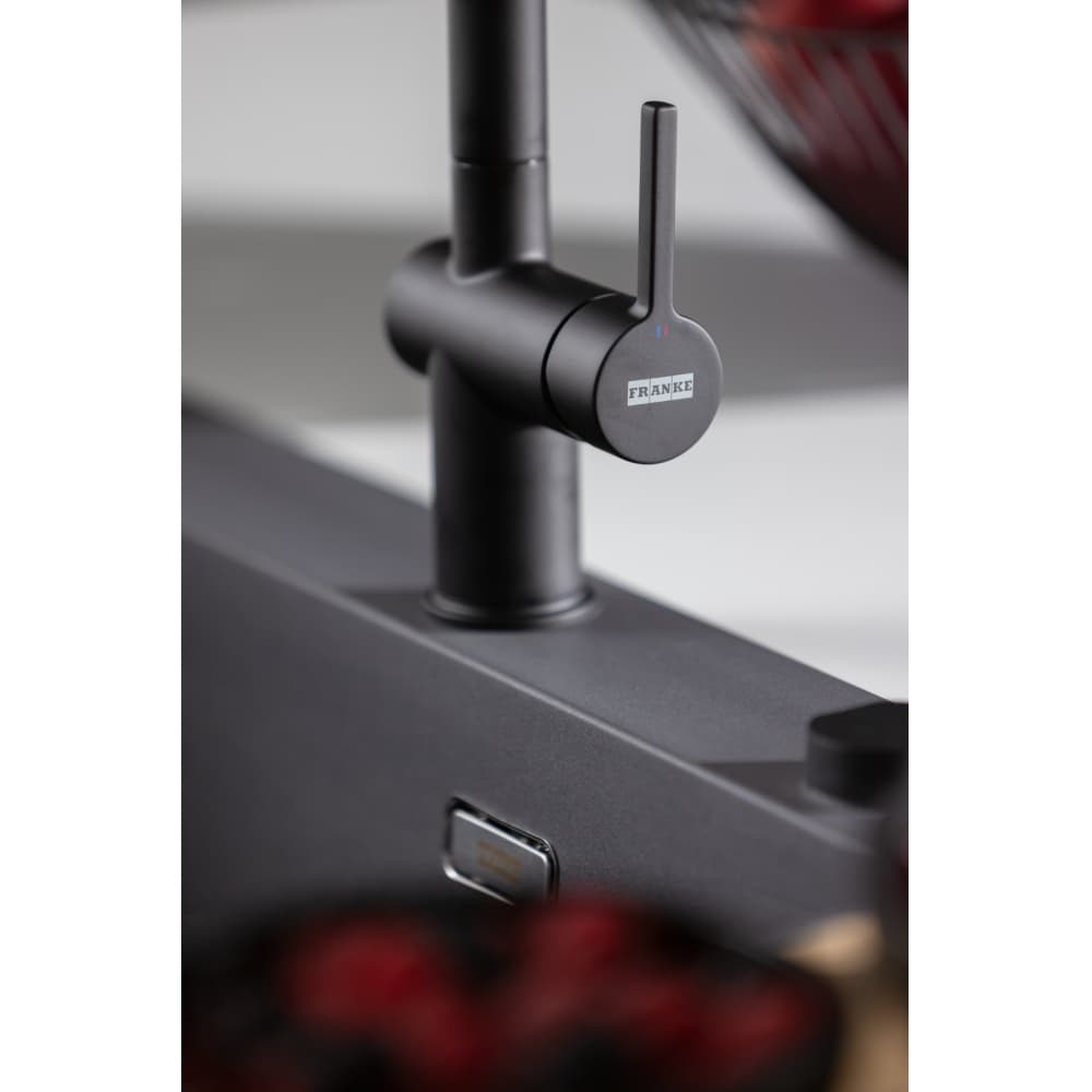 Grifo Active L pull out NEGRO MATE Franke — detalle 2